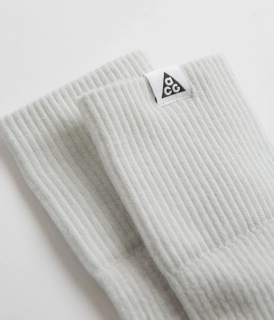 Nike ACG Men's Outdoor Cushioned Crew Socks for Hiking and Trekking