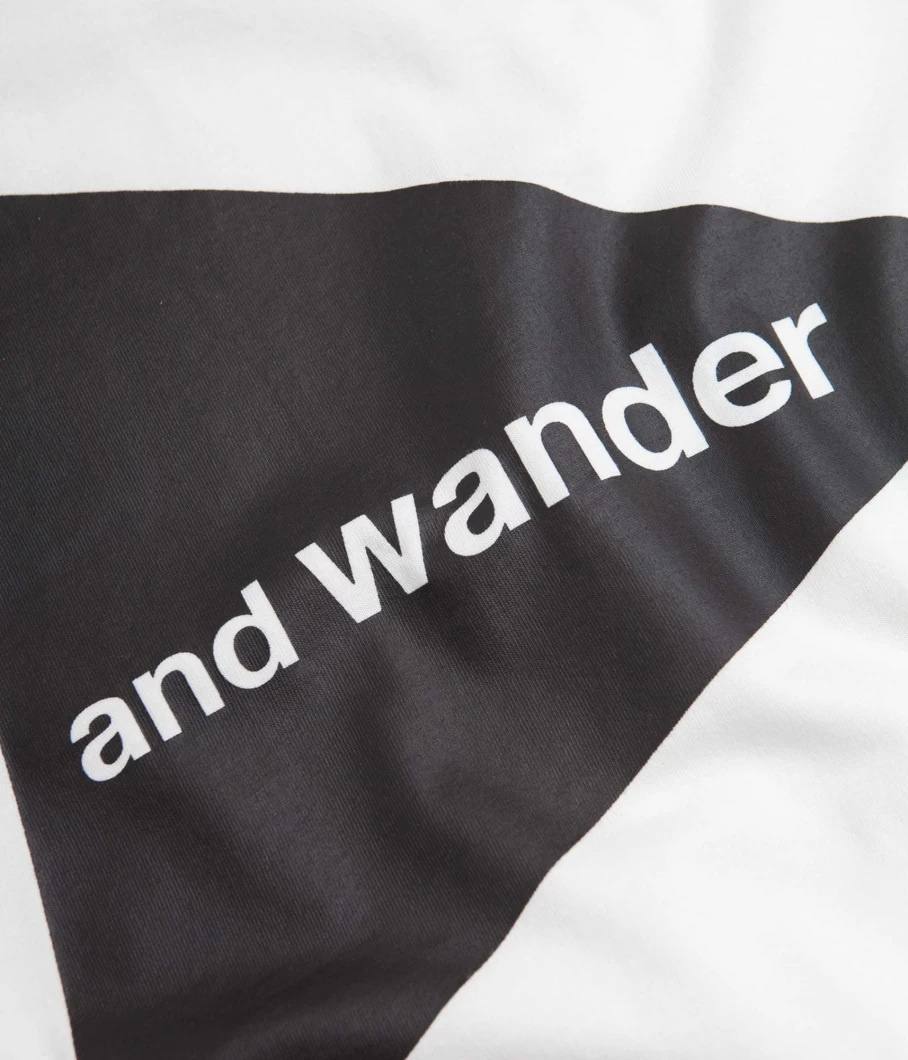 and wander Men's Big Logo Graphic T-Shirt - Casual Streetwear Tee