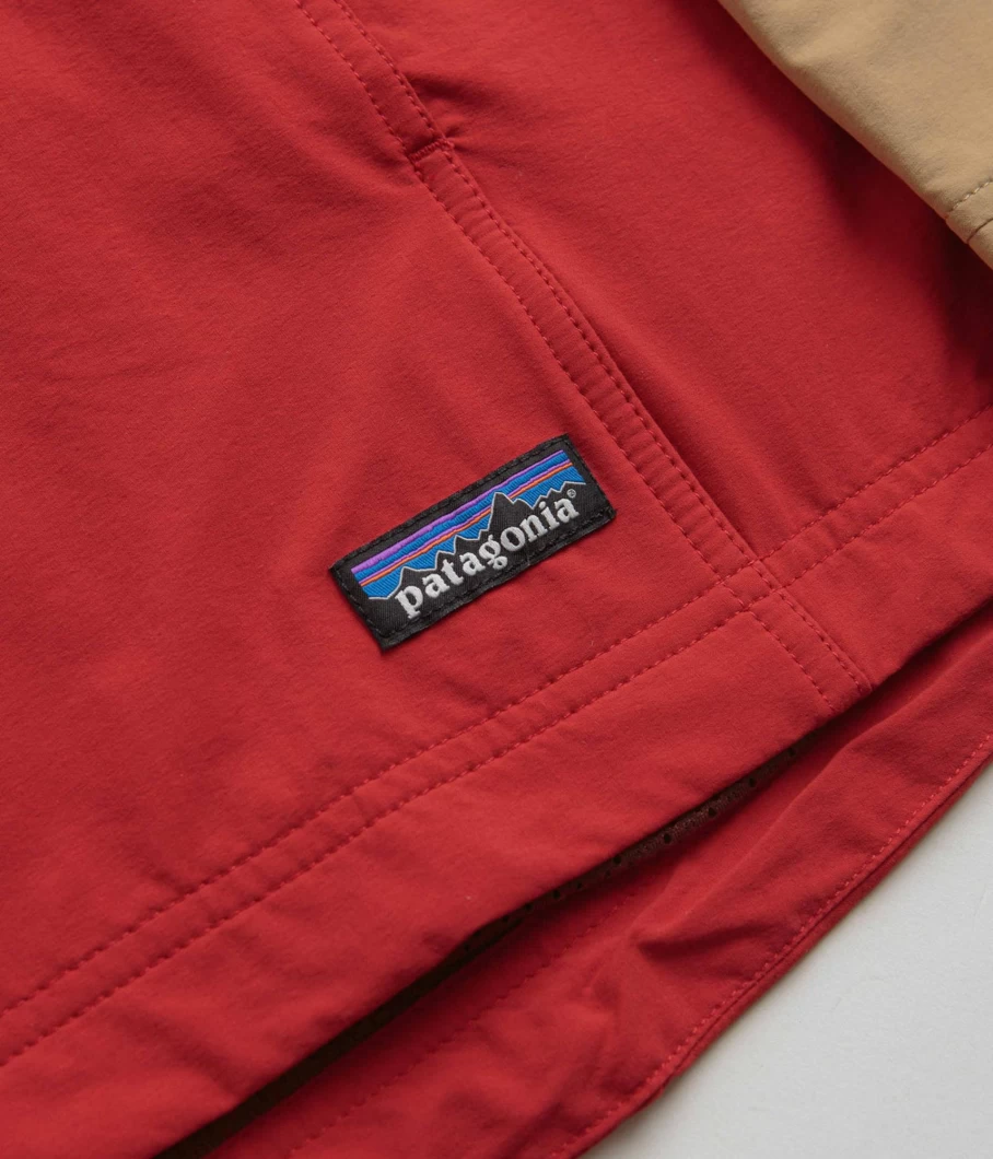 Patagonia Isthmus Anorak Jacket for Men - Water-Resistant Outdoor Hooded Pullover