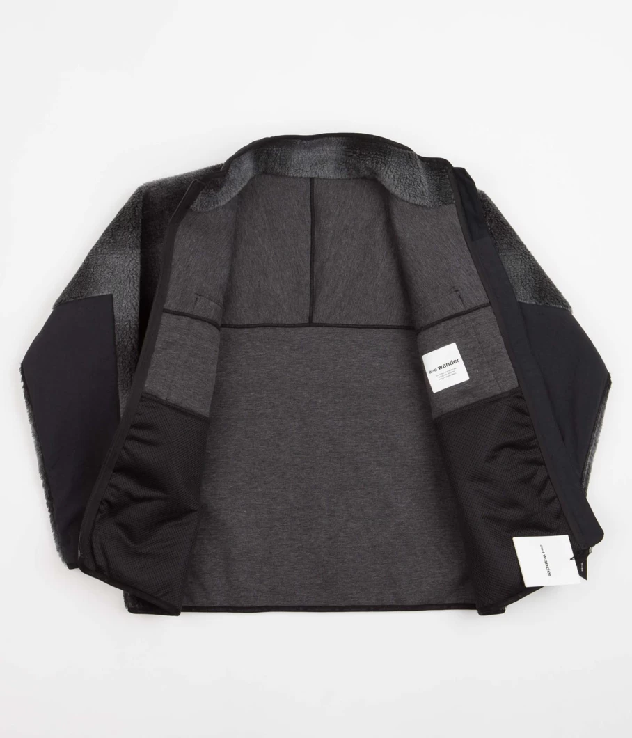 and wander Men's Check Boa Jacket - Lightweight Hiking Outerwear for Outdoor Adventures