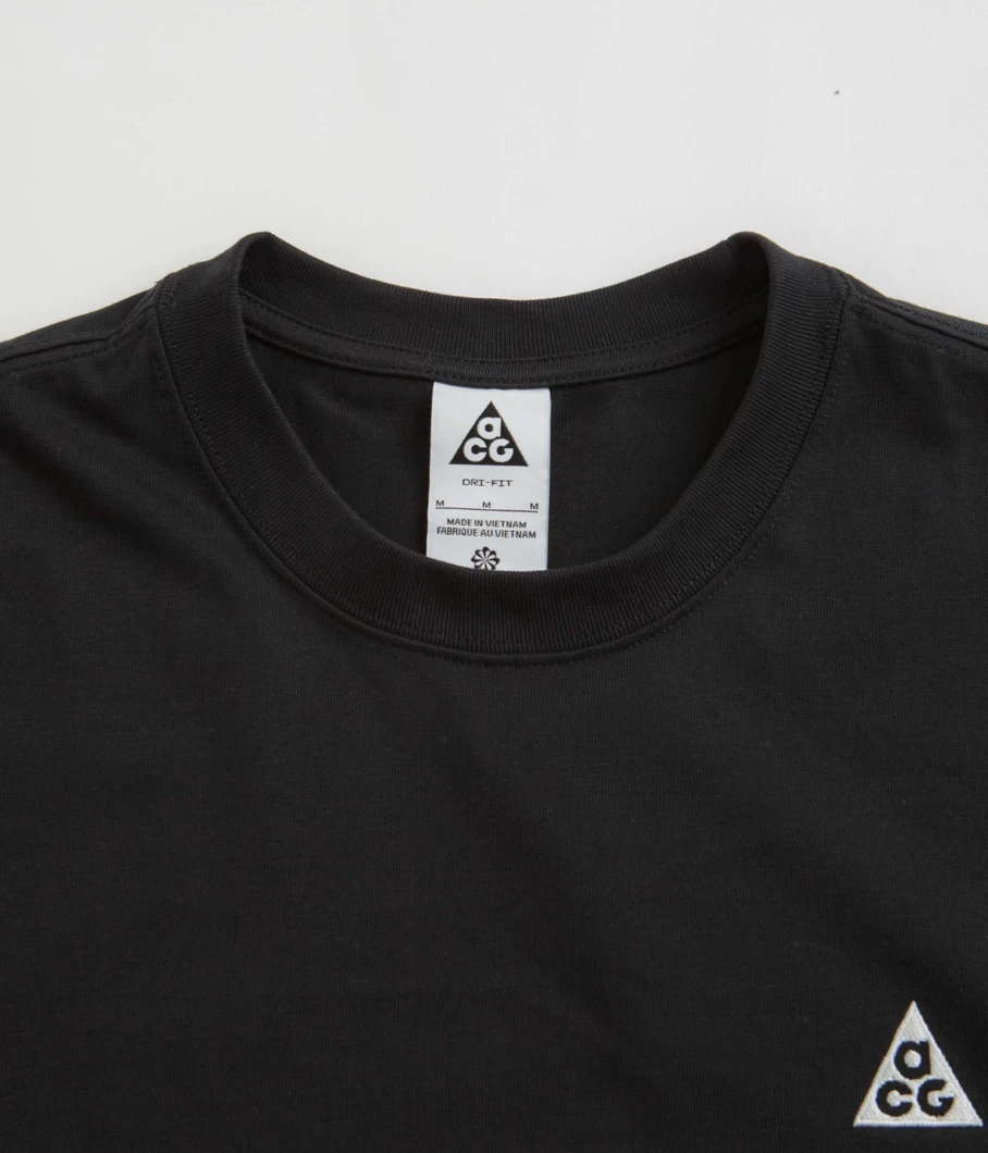 Nike ACG Men's Lightweight Breathable T-Shirt for Outdoor Activities