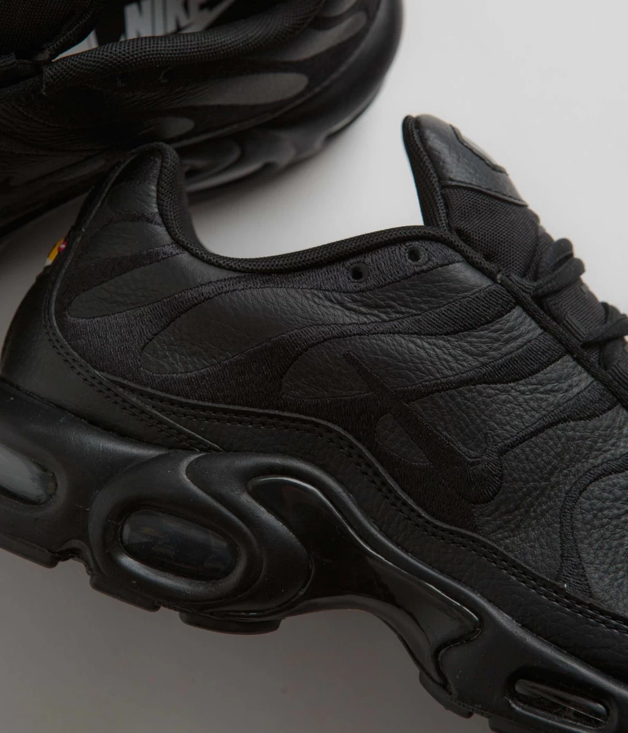 Nike Air Max Plus Men's Running Shoes - Lightweight Cushioned Sneakers for Comfort & Style