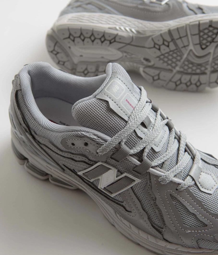 New Balance 1906 Running Shoes for Men - Lightweight Comfort & Stylish Design