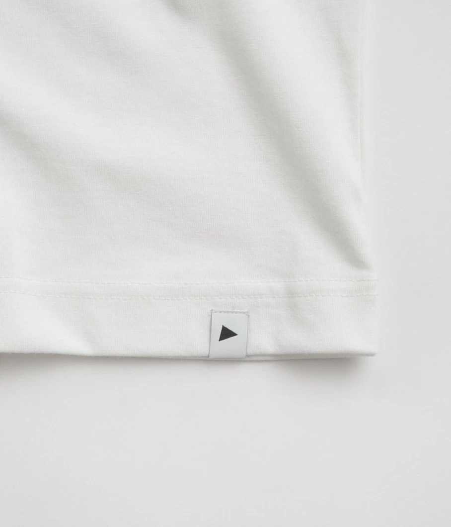 and wander Men's Logo T-Shirt - Lightweight Casual Short Sleeve Top for Outdoor Enthusiasts