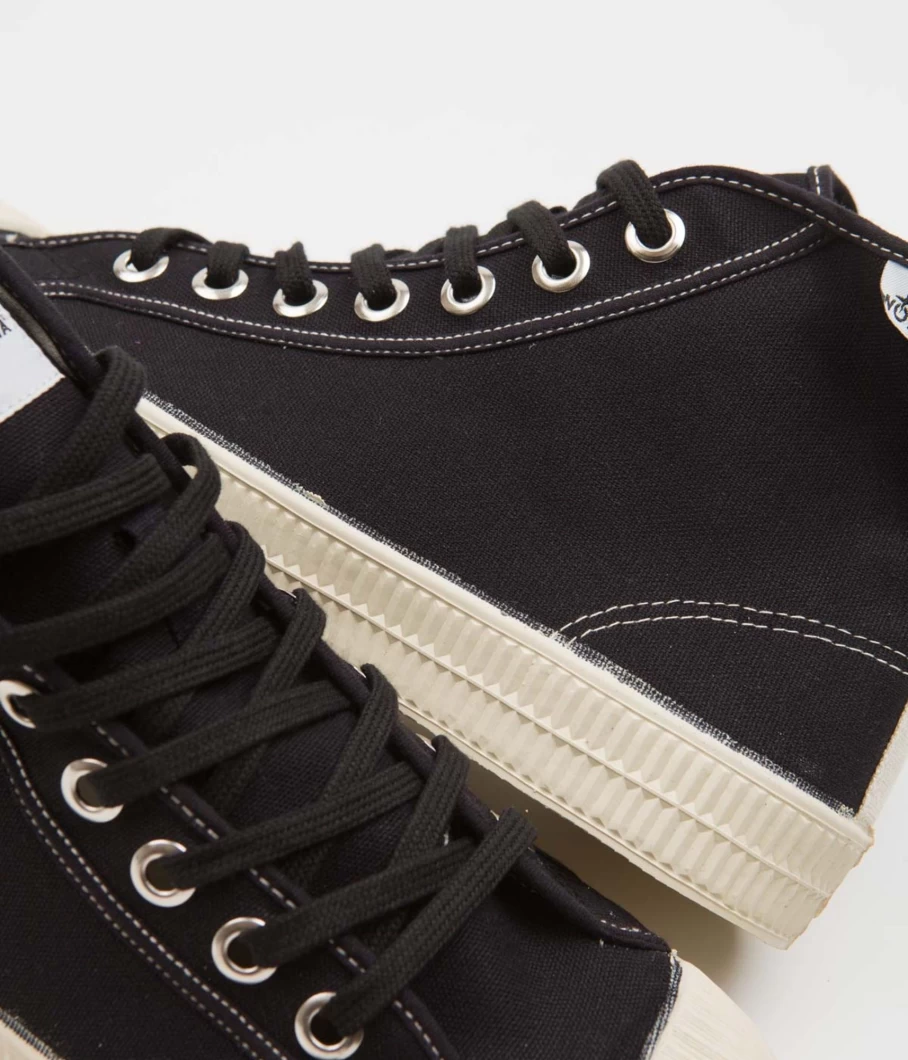 Novesta Star Dribble Men's Sneakers with Contrast Stitching - Classic Retro Style