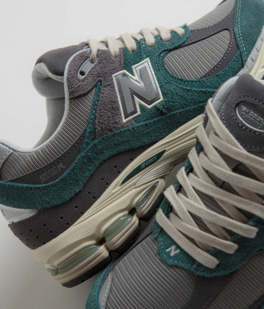 New Balance 2002R Men's Running Shoes - Lightweight Comfort & Stylish Design