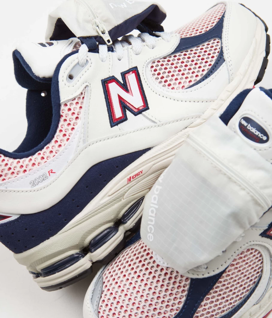 New Balance 2002R Men's Running Shoes - Lightweight Comfort & Classic Style